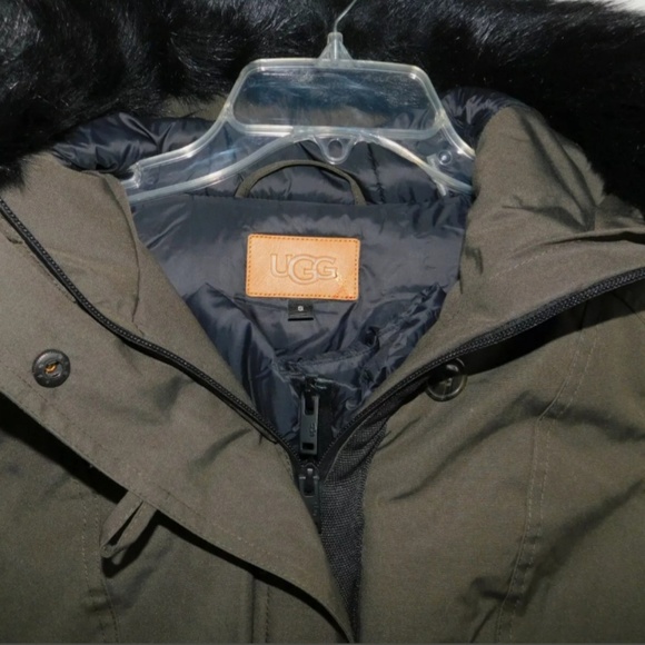 UGG Adirondack Coat - Picture 3 of 6